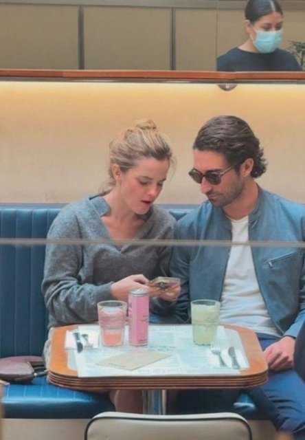 EMMA WATSON, GONZALO HEVIA BAILLERES