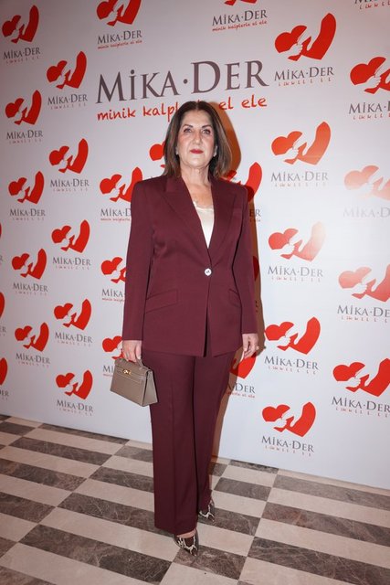 ARZU ÇEBİ