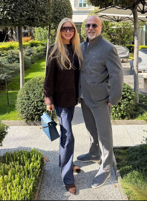 NEJDET-EMEL AYAYDIN ÇİFTİ BAYRAMI MİLANO'DA GEÇİRİYOR