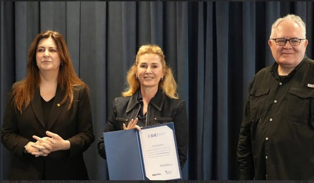 PROF. DR. ESRA HATİPOĞLU, NEŞE GÖNÜL, PROF. DR. TUNÇ BOZBURA 
