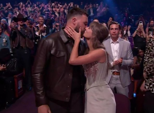 TAYLOR SWIFT, KELCE