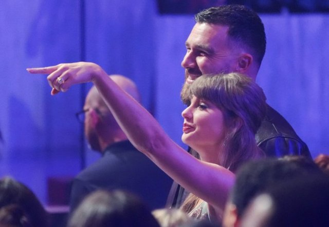 TAYLOR SWIFT, KELCE