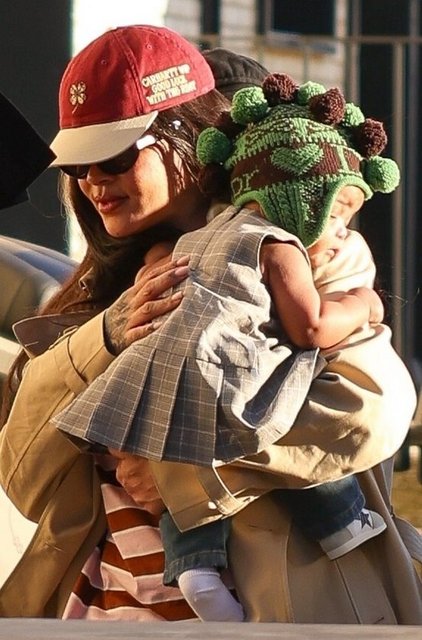 RIHANNA, ROCKI IRISH