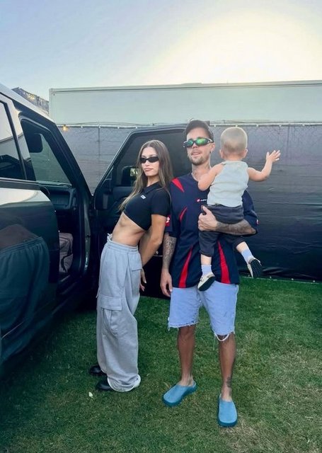 JUSTIN- HAILEY, JACK BLUES BIEBER