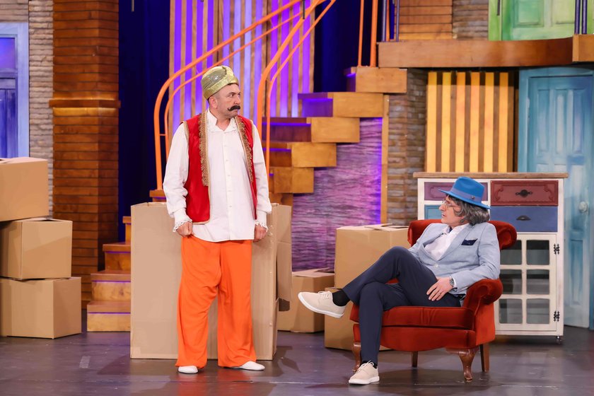 Güldür Güldür Show yeni bölümüyle Cumartesi 20.00'de Show TV'de. 