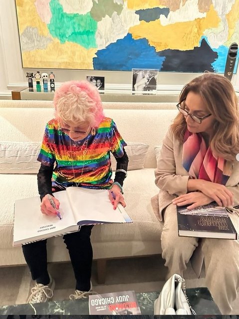 BANU ÇARMIKLI, JUDY CHICAGO