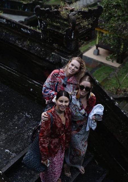 ALARA KOÇİBEY, YASMİN PARİS UZAN