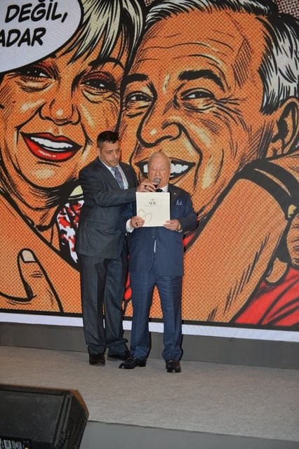 YAŞAR AKTÜRK