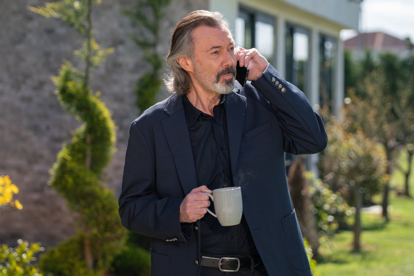 Kızılcık Şerbeti yeni bölümüyle Cuma 20.00'de Show TV'de. 