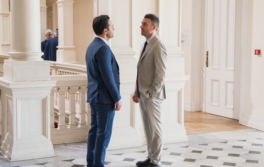 Kızılcık Şerbeti yeni bölümüyle Cuma 20.00'de Show TV'de. 