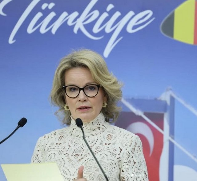 BELÇİKA KRALİÇESİ MATHİLDE