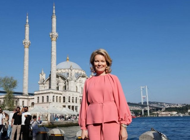 BELÇİKA KRALİÇESİ MATHİLDE