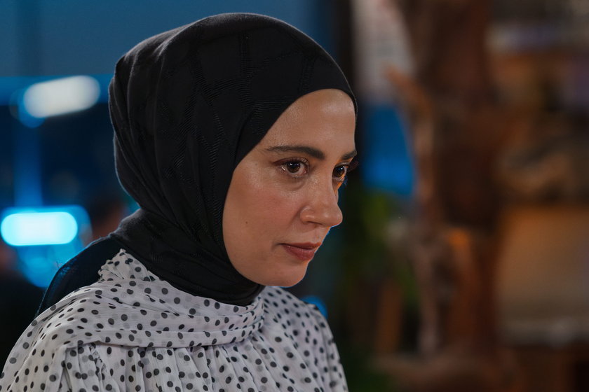 &Ccedil;imen okulda kendi y&uuml;z&uuml;nden &ccedil;ıkan kavga nedeniyle okuldan atılacak, bu durum Emir ile arasında b&uuml;y&uuml;k bir kavgaya neden olacaktır.