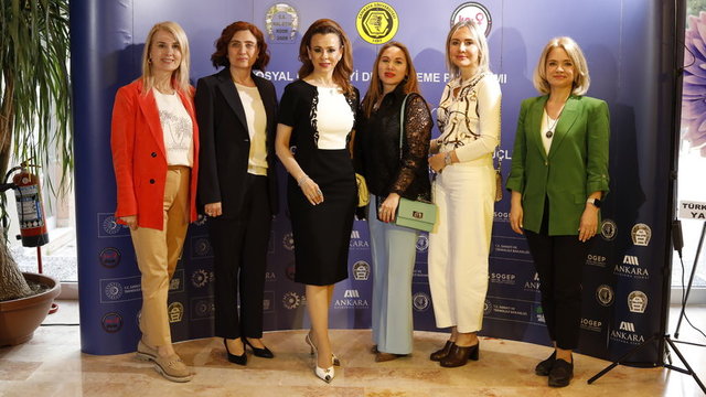 GÖZDE DİKER, SEVA DEMİRÖZ, ZEYNEP KARAHAN USLU, PINAR CANALP BİLKENT, ÖZGÜL KAYA BULMUŞ