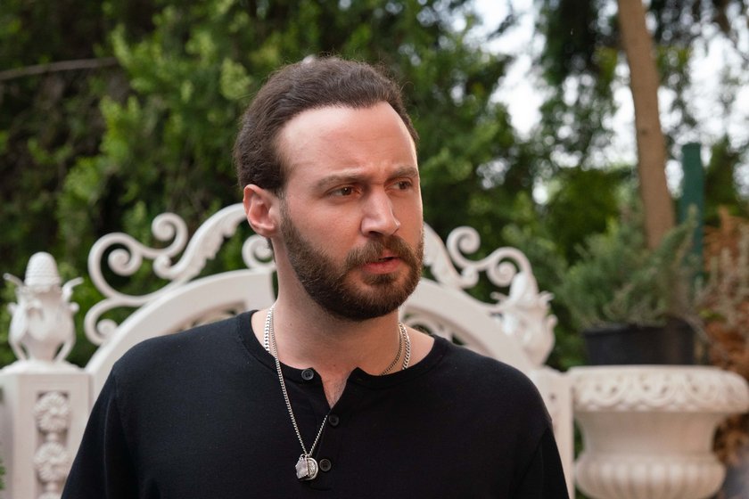 Kızılcık Şerbeti yeni bölümüyle Cuma 20.00'de Show TV'de. 