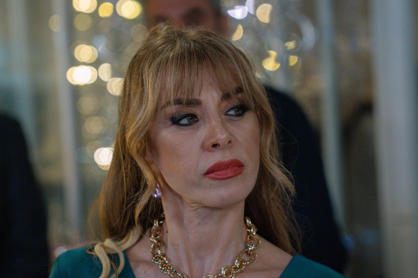 Herkes davetlidir. Geceye Elif ve Nilay&rsquo;ın kapışması damga vurur.