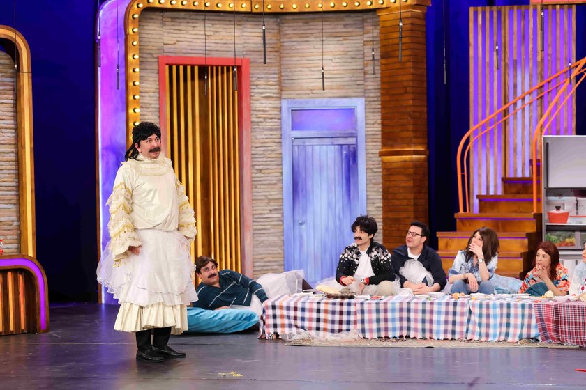 Güldür Güldür Show yeni bölümüyle Cumartesi 20.00'de Show TV'de. 