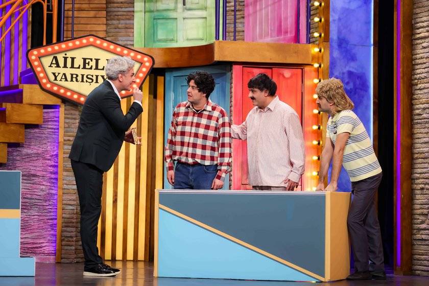 Güldür Güldür Show yeni bölümüyle Cumartesi 20.00'de Show TV'de. 