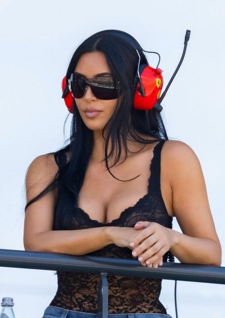 KIM KARDASHIAN