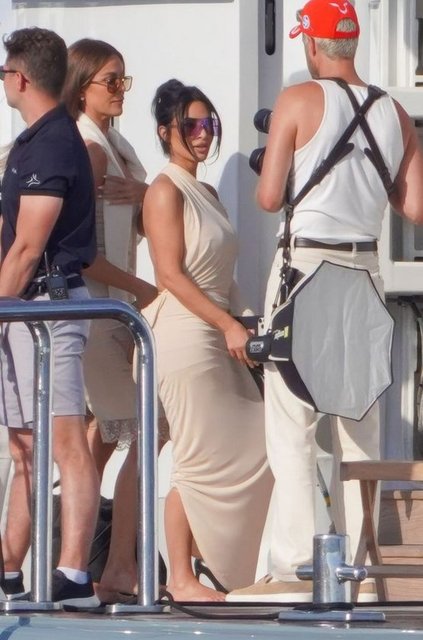 KIM KARDASHIAN