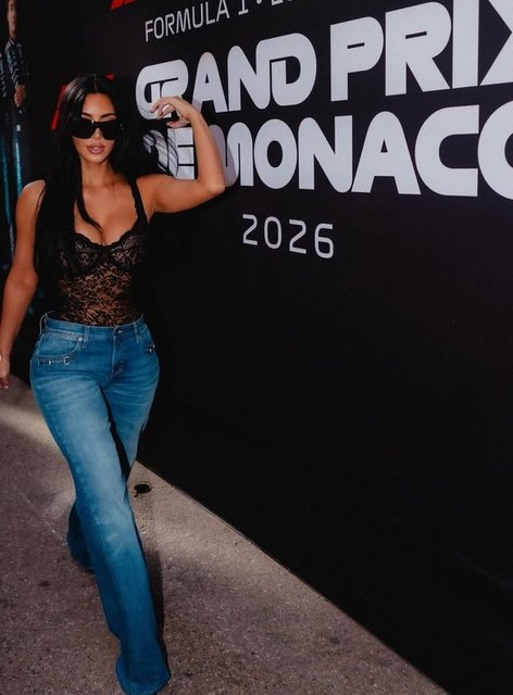 KIM KARDASHIAN