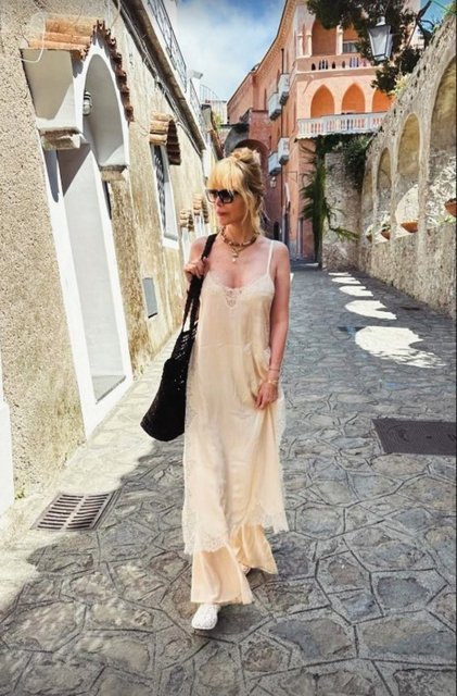 ELİF DÜRÜST 