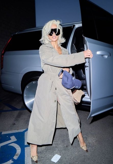 KIM KARDASHIAN 