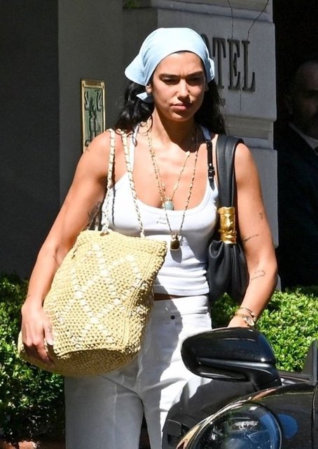 DUA LIPA
