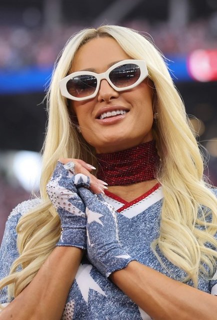 PARIS HILTON 