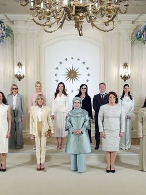 Emine Erdoğan liderlerin eşlerini Çankaya Köşkü’nde ağırladı 