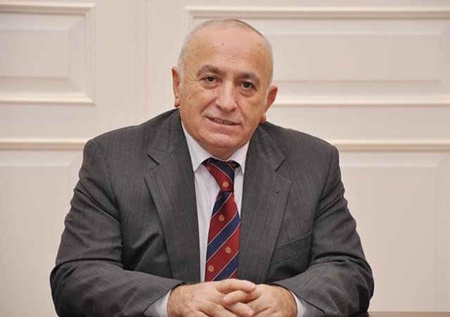 İSMET ACAR