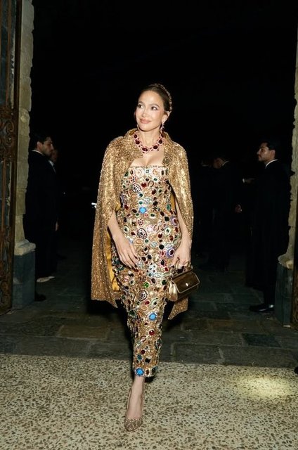 JENNIFER LOPEZ