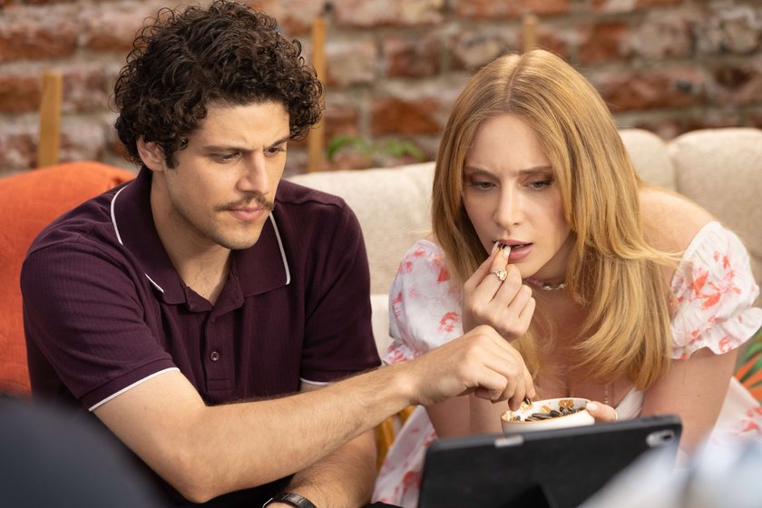 Muhtemel Aşk yeni bölümüyle Perşembe 20.00'de Show TV'de. 