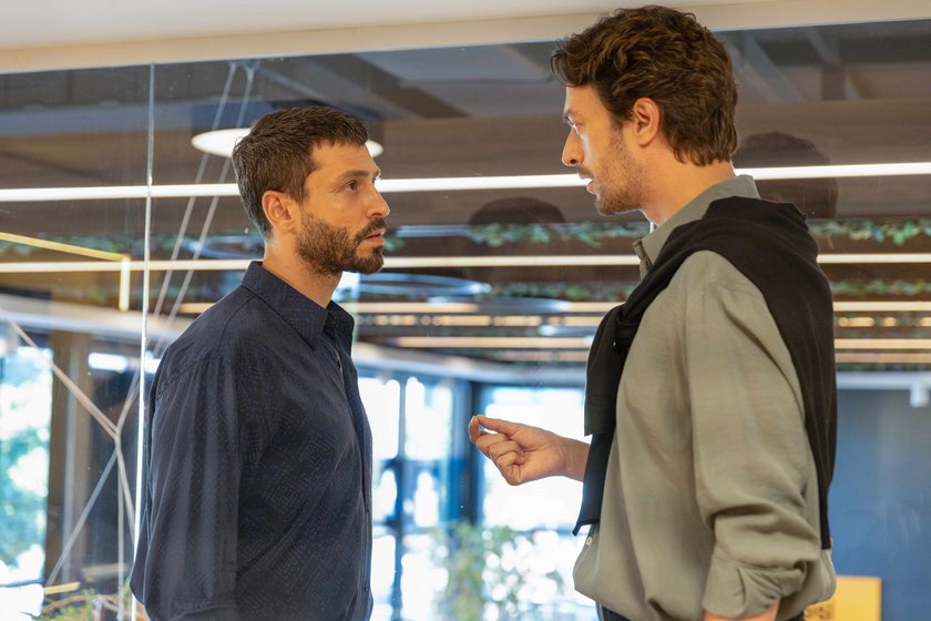 Muhtemel Aşk yeni bölümüyle Perşembe 20.00'de Show TV'de. 