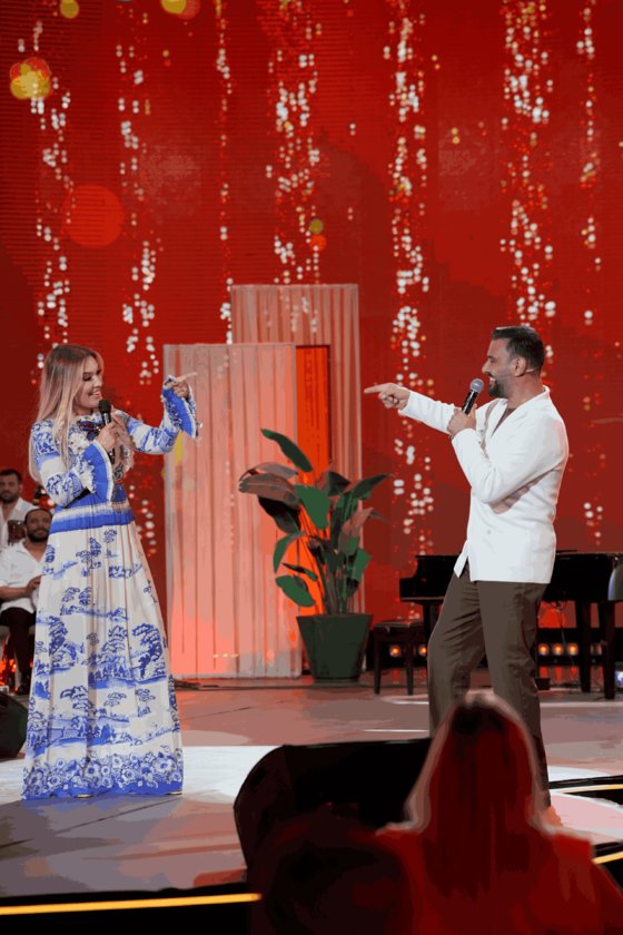 Yaz Bir Şarkı yeni bölümüyle Cuma 20.00'de Show TV'de.
