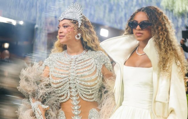BEYONCE, BLUE IVY