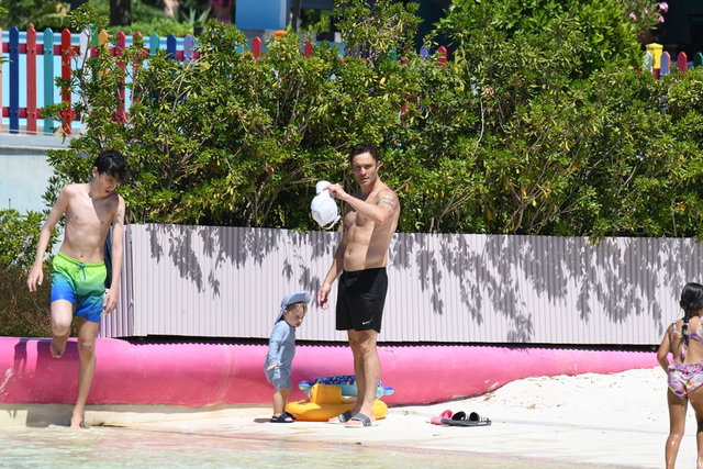 Ed Westwick ve eşi Amy Jackson Westwick Bodrum'da tatilde -  