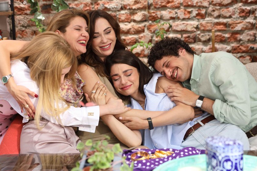Muhtemel Aşk yeni bölümüyle Perşembe 20.00'de Show TV'de. 