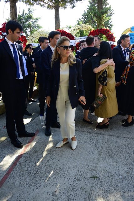 ECE KURDOĞLU
