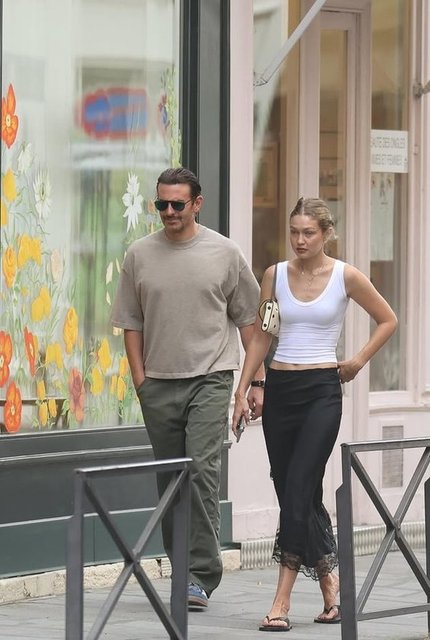 GIGI HADID, BRADLEY COOPER