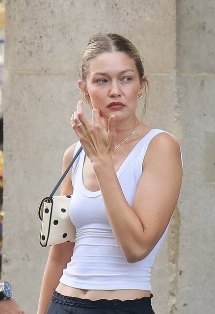 GIGI HADID, BRADLEY COOPER