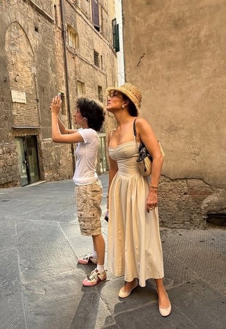 JENNIFER LOPEZ, EMME ANTHONY