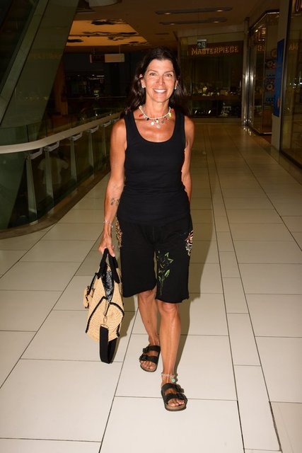 ZEYNEP ÜSTÜNEL
