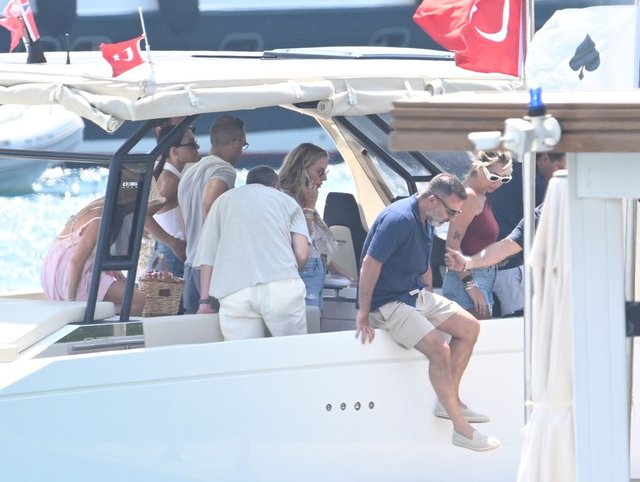 ALLAN HAKKO, ABLASI ROMİNA GARİH ENİŞTESİ NİV GARİH VE SEVGİLİSİ PELİN ULUKSAR İLE BODRUM'DA GÖRÜNTÜLENDİ