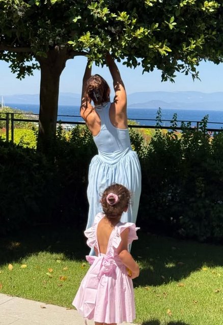 PIRIL ÇETİNDOĞAN KOKULUDAĞ AİLESİYLE BODRUM'DA TATİLDE