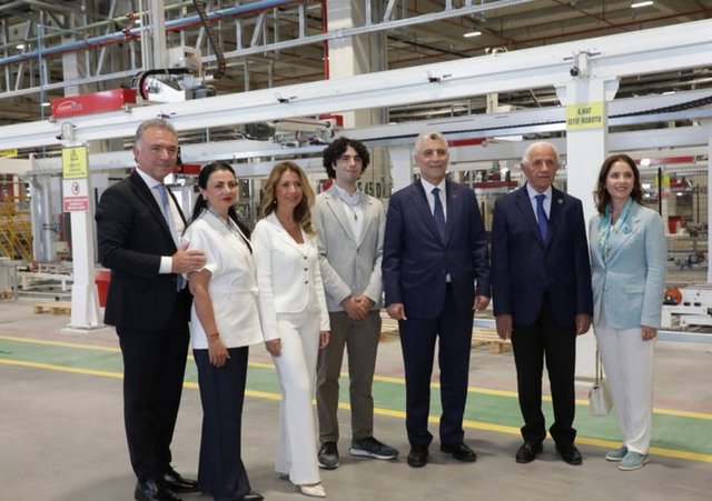 ERKAN GÜRAL, SEMA GÜRAL SÜRMELİ, PROF. DR. ÖMER BOLAT, NAFİ GÜRAL, HEDİYE GÜRAL GÜR