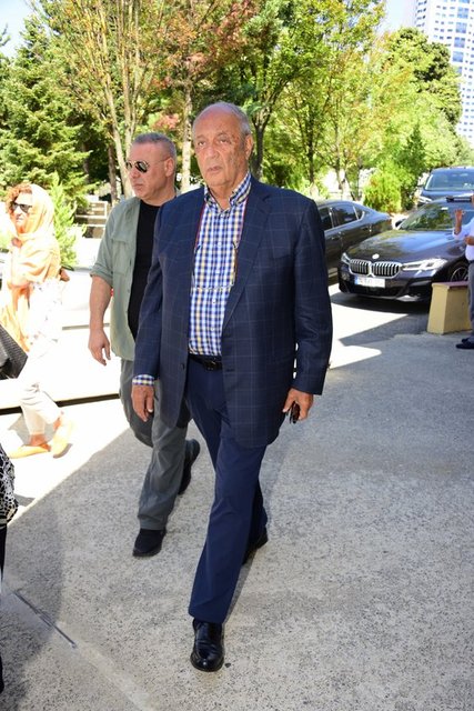 TUNCAY ÖZİLHAN 