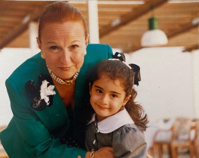 SUNA, İPEK KIRAÇ 