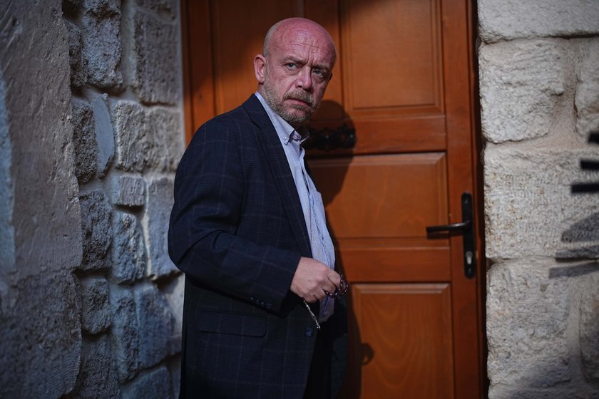 Sevdan Bir Ateş yeni bölümüyle Çarşamba 20.00'de Show TV'de!