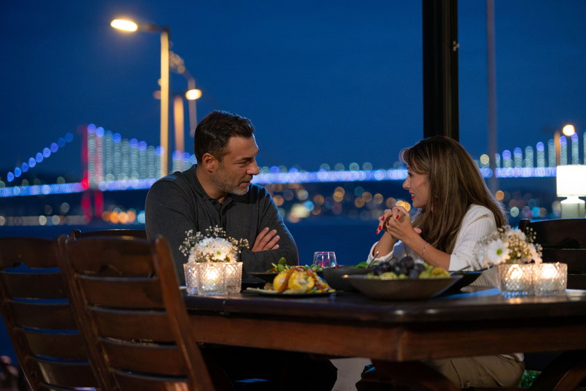Kızılcık Şerbeti yeni sezonuyla Cuma 20.00'de Show TV'de. 
